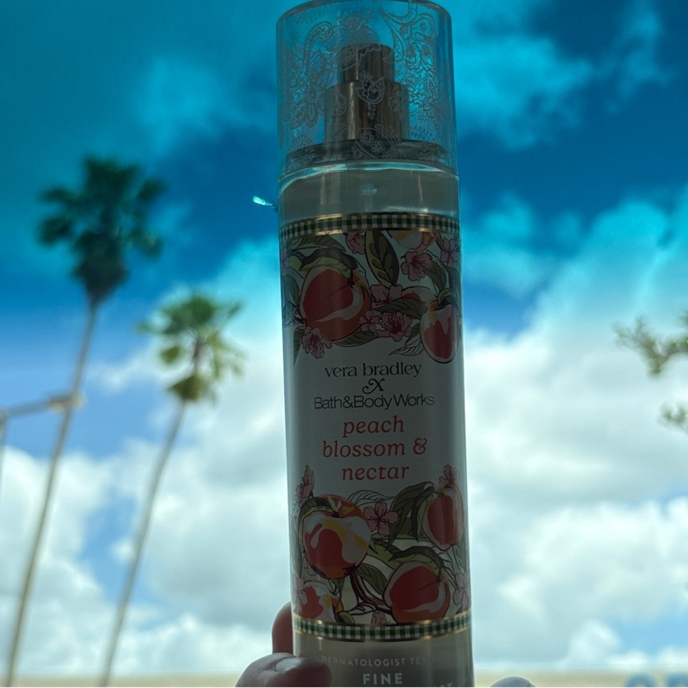 Vera Bradley x Bath and Body Works Peach Blossom Nectar Body Spray - Picture 11 of 13